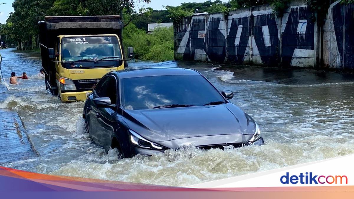 SOR GBLA Road Access in Bandung Flooded for Three Days