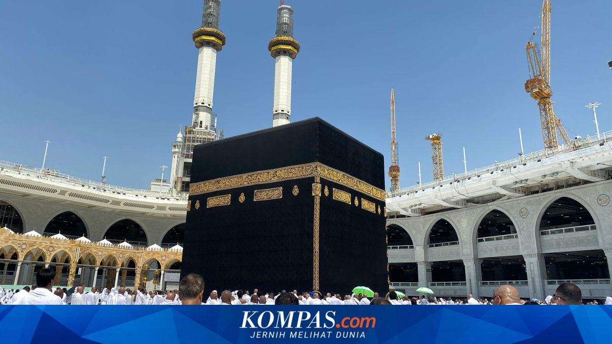 Saudi Arabia Restricts Access to Mecca Starting 13 April, Only Licensed Hajj Pilgrims Allowed Entry