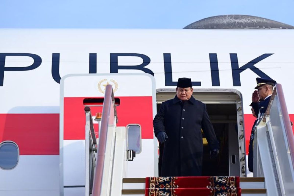 Indonesia seeks stronger Russia ties as Prabowo lands in Moscow