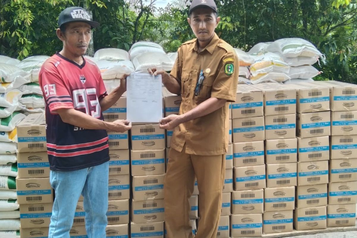 Bulog Distributes Food Aid to 25,969 Recipients in Border Areas
