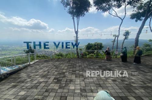 Sultan HB X Highlights Changes in Gunungkidul Over the Past 10 Years: Infrastructure Advances but Not Yet Evenly Distributed