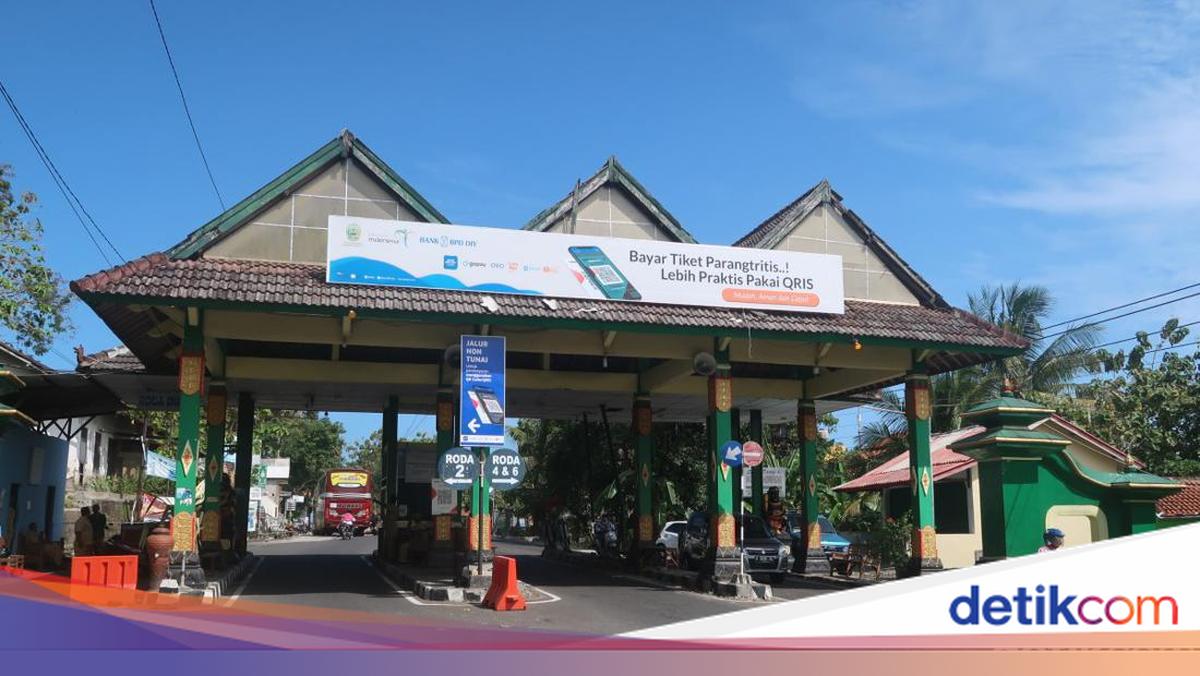 Tourists Heading to Gunungkidul Complain About Still Being Charged at Parangtritis TPR