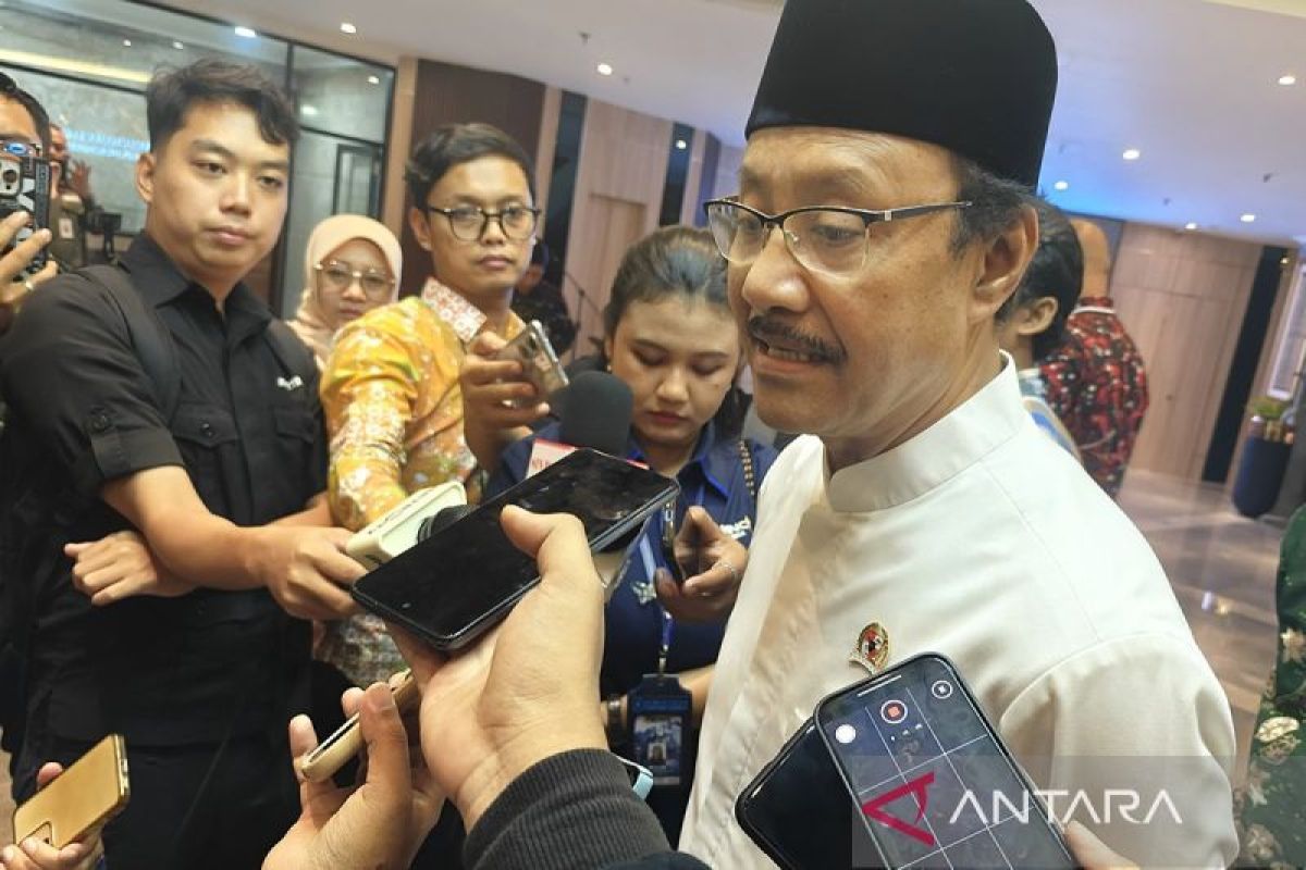 Government mulls over expanding social aid amid global uncertainties