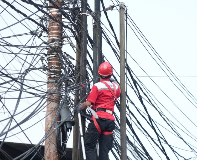 Untangling the "Tangled Threads" of Indonesia's Fibre Optic Infrastructure