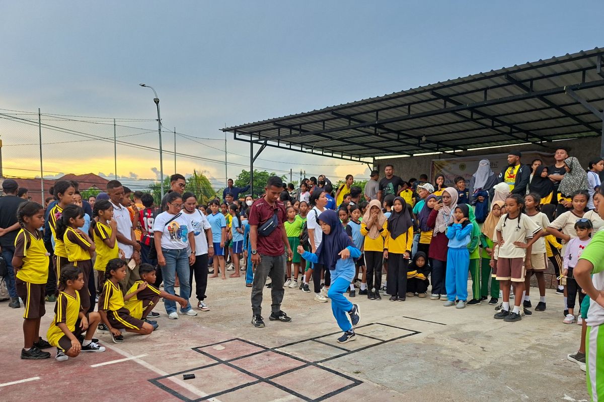 Psychologist: Traditional games as a positive alternative for children