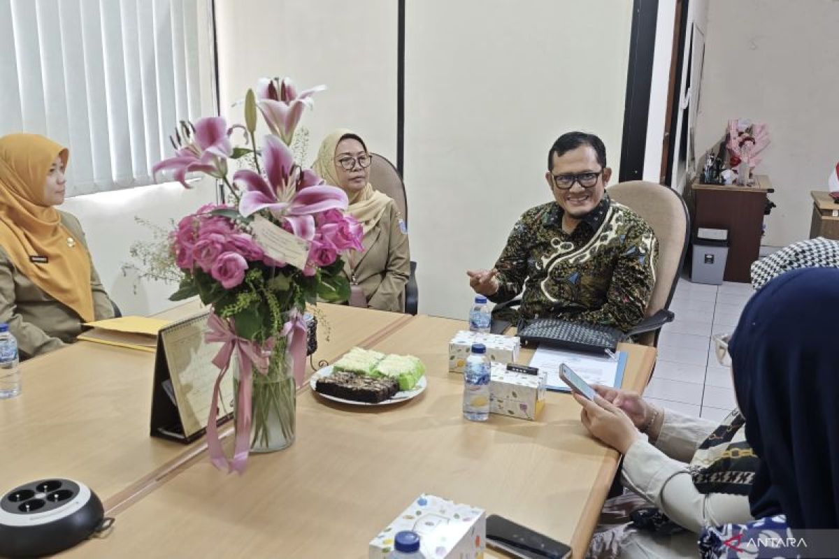 Jakarta Information Commission urges Central Jakarta Health Sub-District Office to improve information management