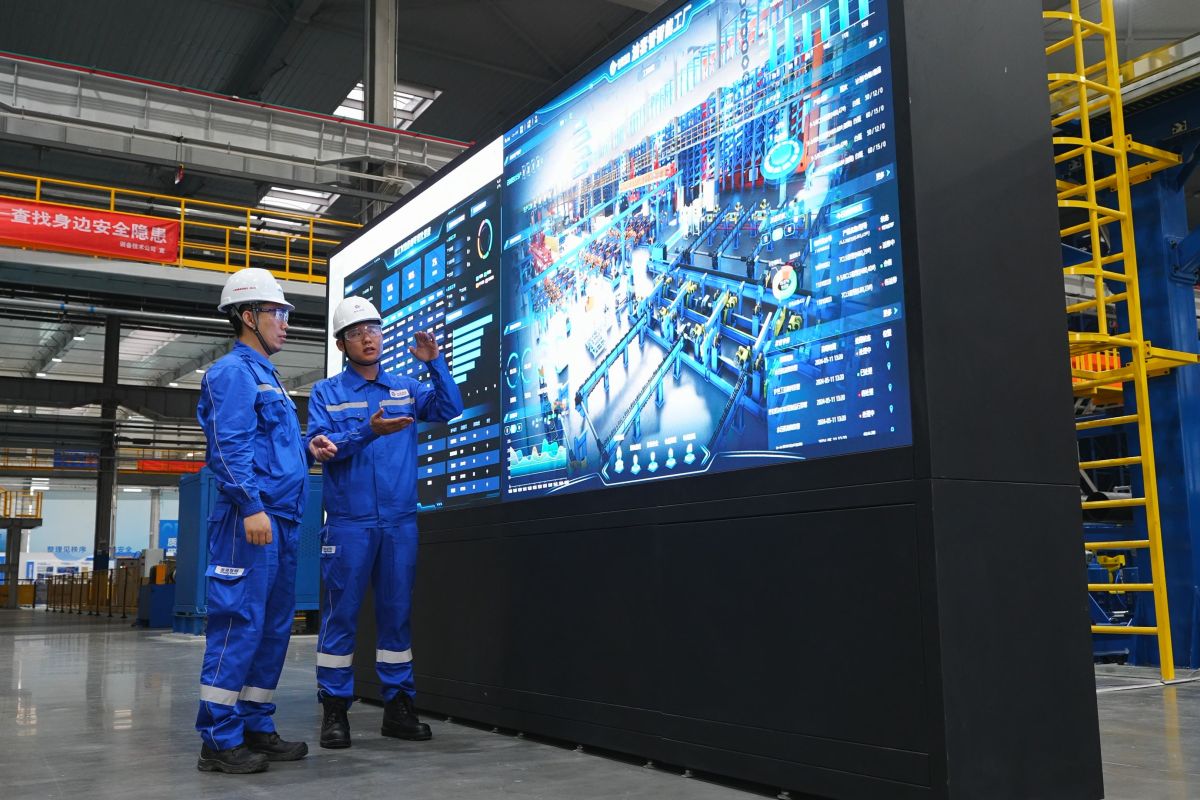 Chinese heavy equipment factory pioneers efforts towards zero-carbon production