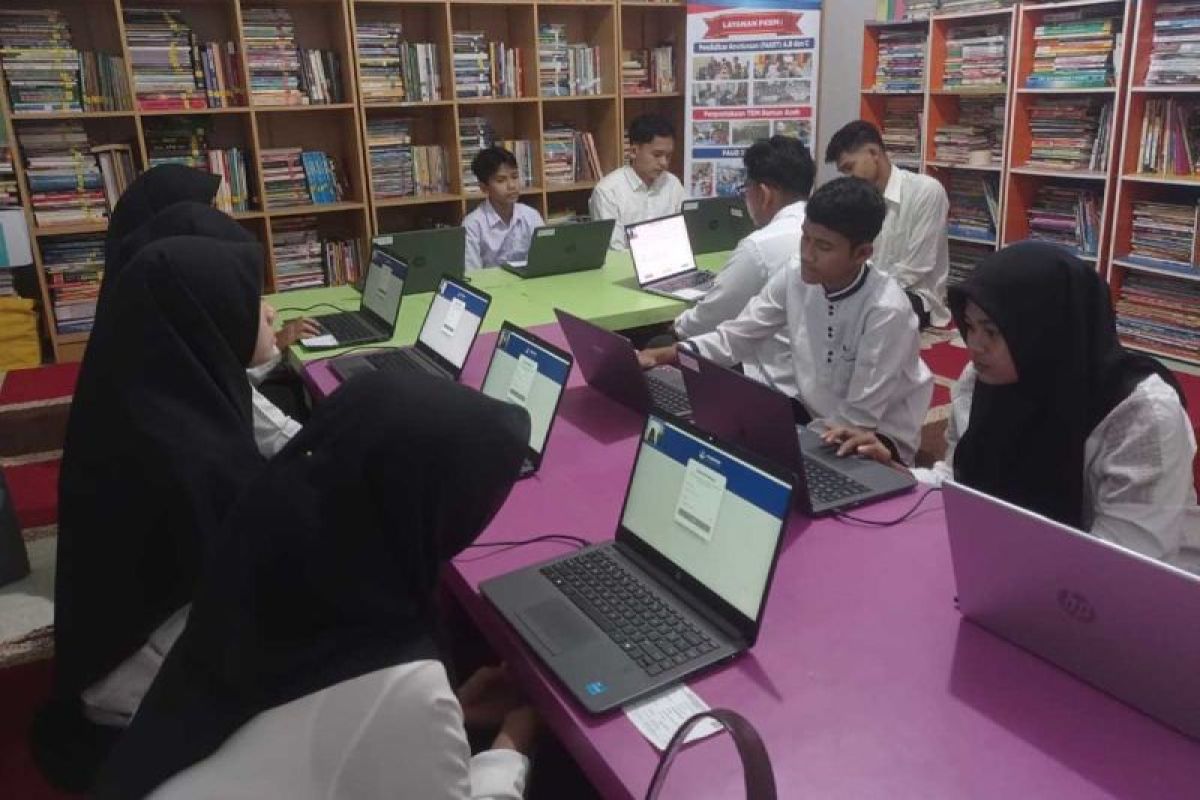 104 participants in Aceh's equivalence education programme take academic ability test