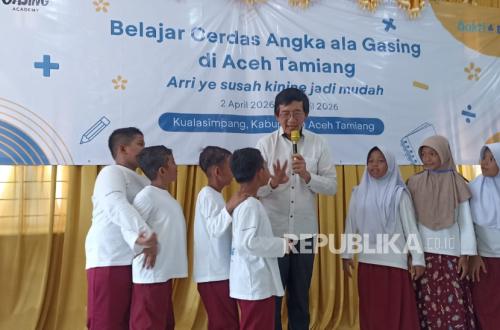 BCA Partners with Yohanes Surya to Encourage Aceh Children to Love Mathematics