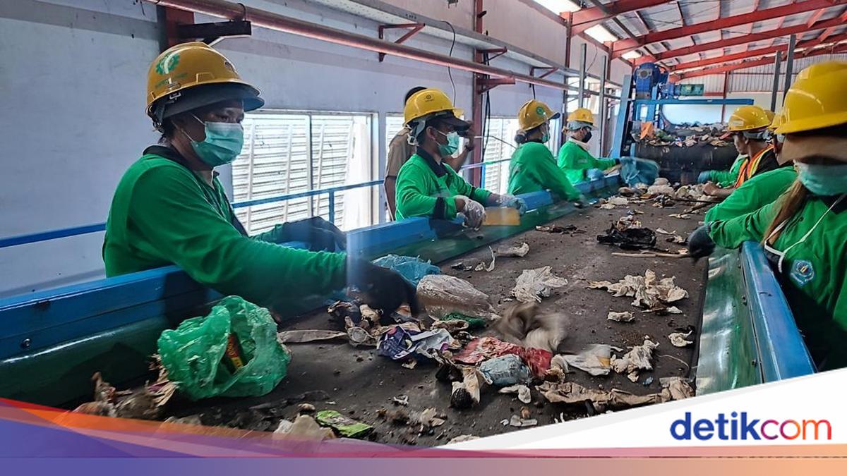Processing 200 Tonnes of Waste, Two Machines at TPST Tahura I Operate 20 Hours a Day