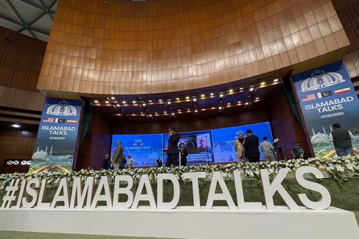 Gaining Iran's Trust is the Only Way Out for the US