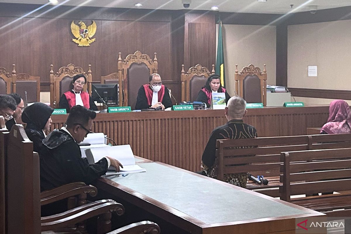 LNG Corruption Case: Former Pertamina Director Faces 6.5-Year Prison Sentence