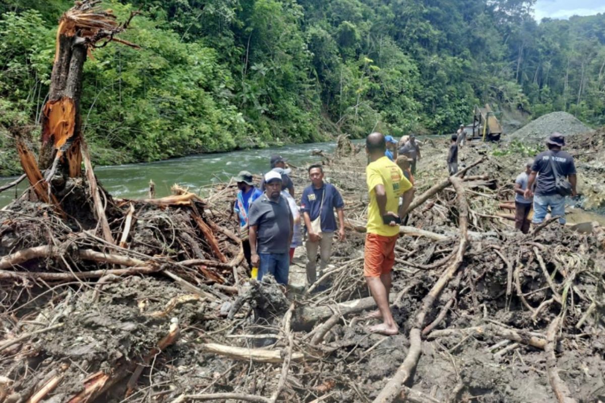 Jayapura Regency to regulate illegal mining activities