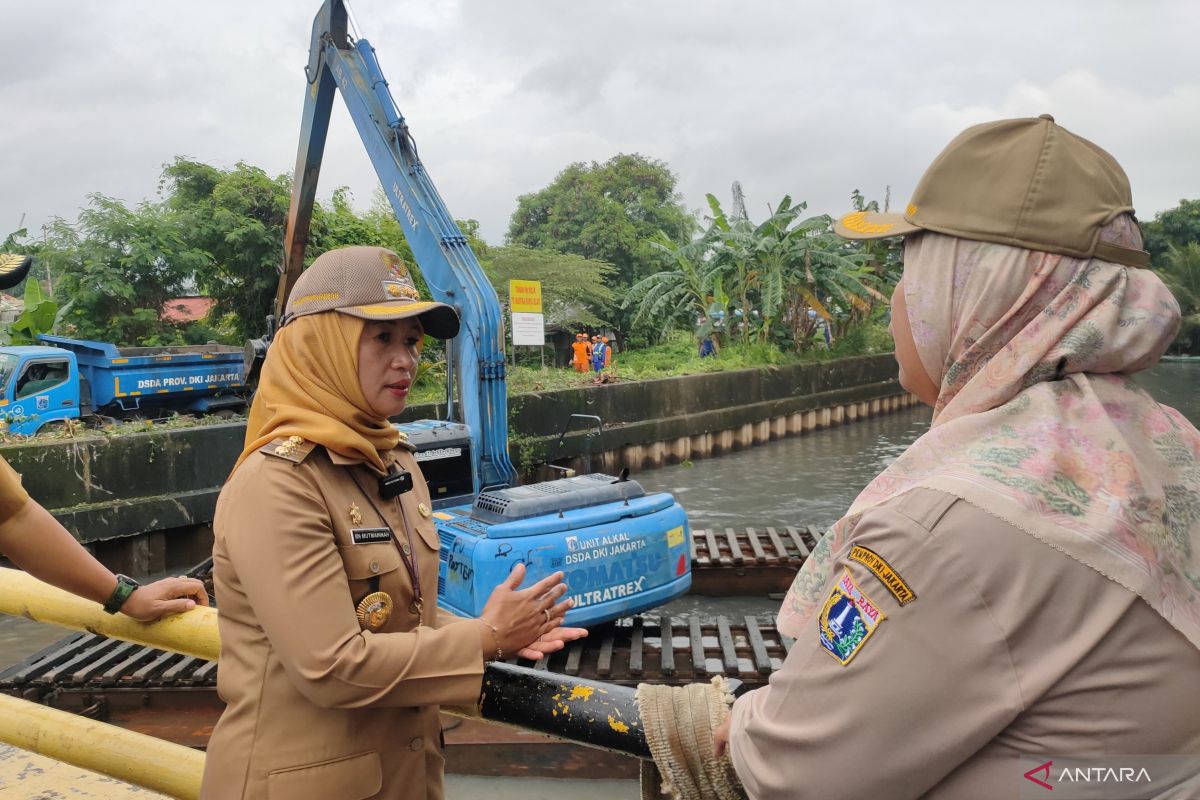 West Jakarta supports mass eco-enzyme production, aiming for MURI record