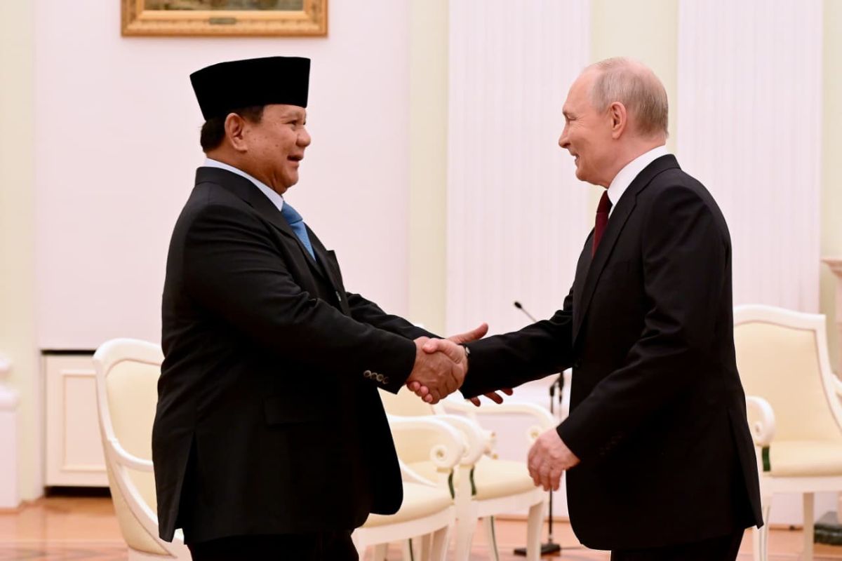 Prabowo-Putin Meeting Takes Place in Warm and Friendly Atmosphere