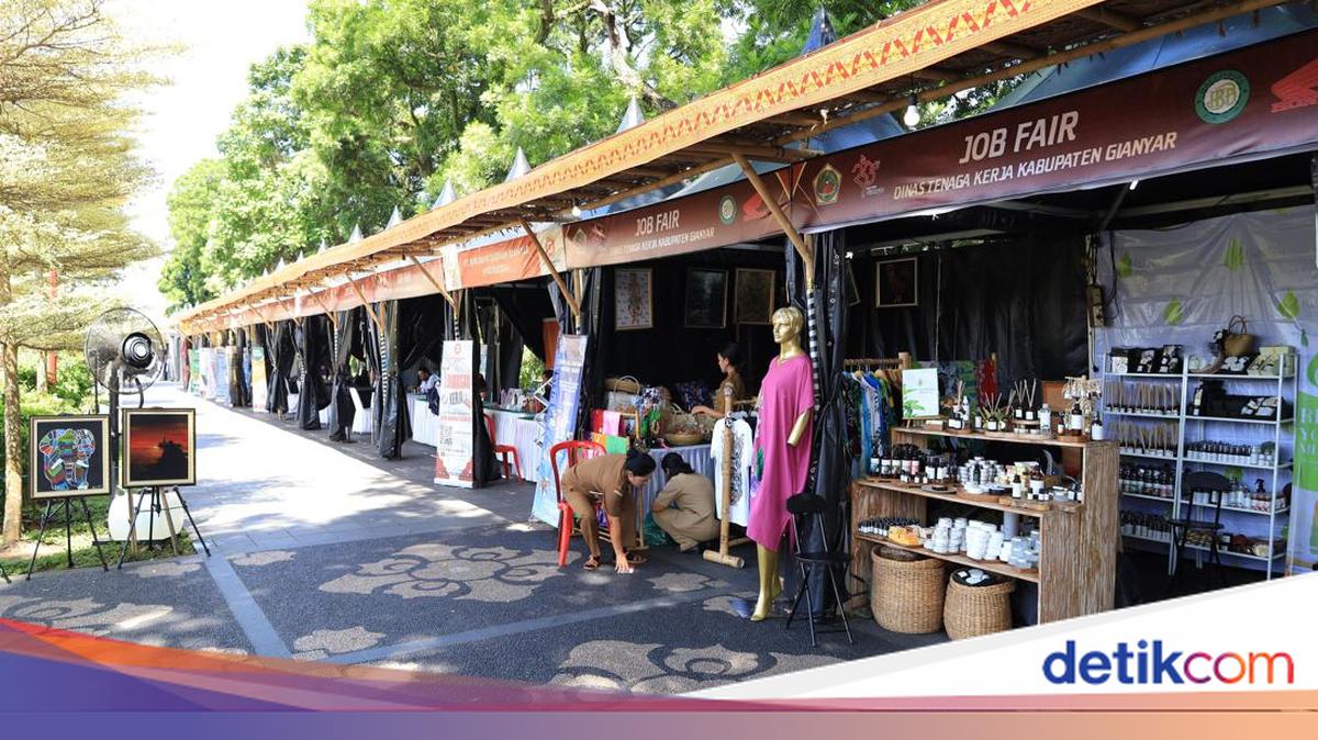 Job Fair Held During Gianyar's 255th Anniversary, Applicants Interviewed Directly