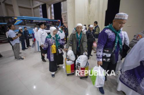 Hajj Pilgrims from Cimahi and West Bandung Regency to Depart from BIJB Kertajati