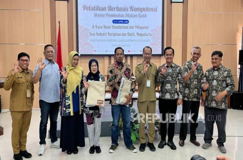 DIY Tourism Office Facilitates Certification for Batik Artisans to Boost Industry Competitiveness