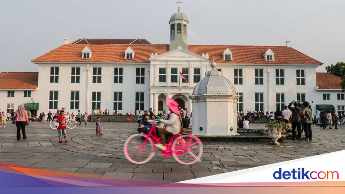 Pramono Still Studying Tram Concept in Old Town, Focuses on Completing MRT
