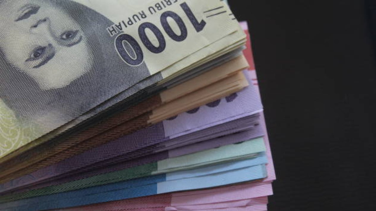 Rupiah Falls to 17,130 Following ADB Projections on Indonesia's 2026 Economy and Potential Prolonged Iran-US War