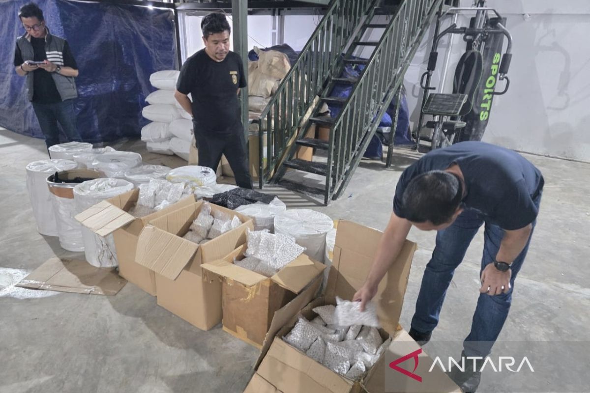 Metro Police Uncover Large-Scale Home-Based Drug Industry in Semarang
