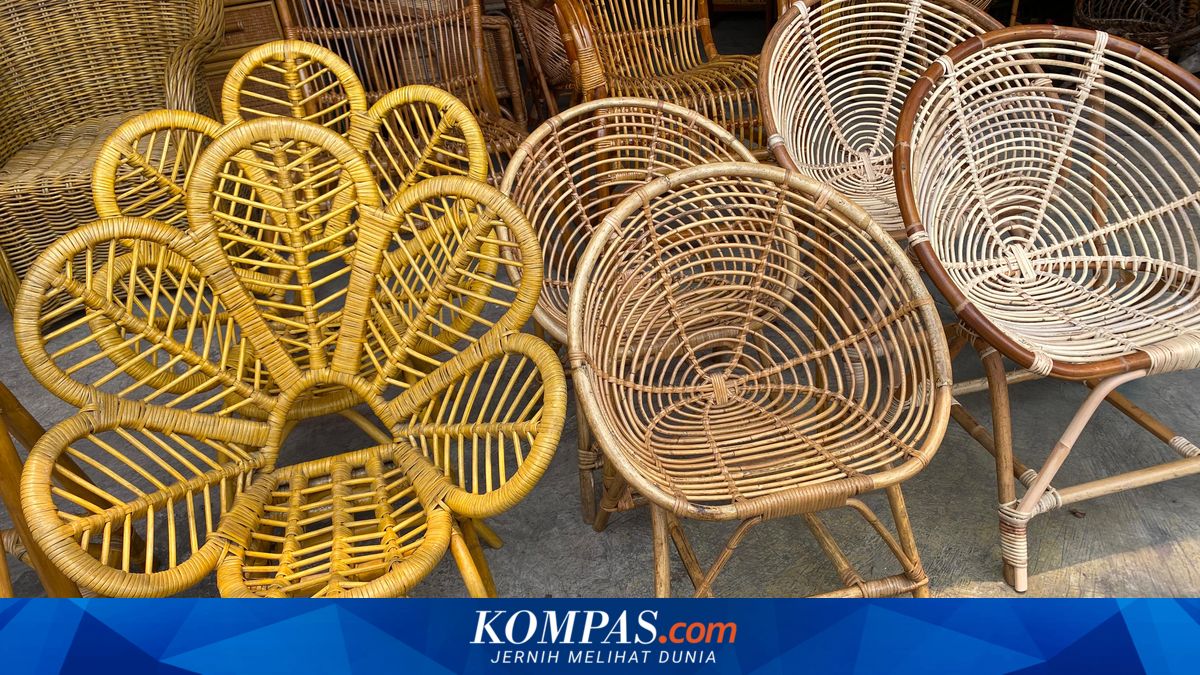 Indonesian Furniture Industry Squeezed by Imports, Exports as the Lifeline?
