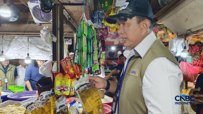 Firm Stance! Bulog Chief Rebukes Traders Reluctant to Handle Requirements for Selling Minyakita