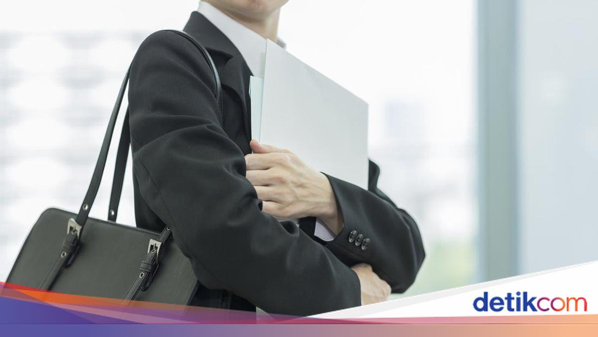 High School Graduates Dominate Unemployment in Mataram