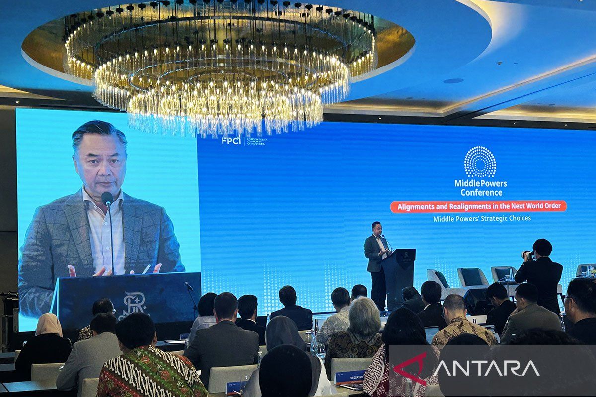 Dino: "Middle powers" influence the direction of global war and peace