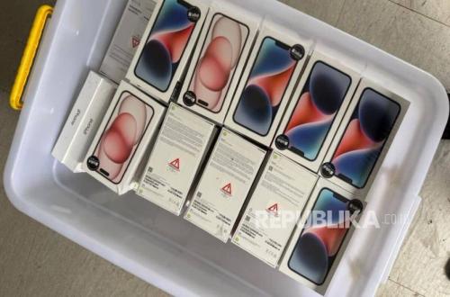 Batam Customs Thwart Smuggling of 337 Mobile Phones Hidden in Pickup Truck Bed