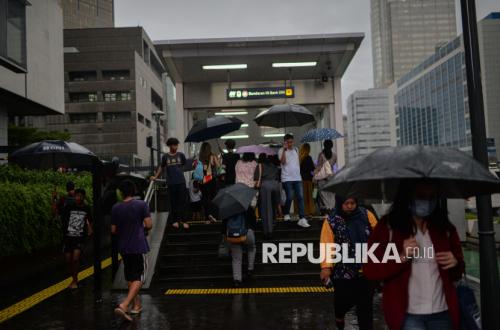 Political Parties Can Sponsor Names of Bus Stops and Stations in Jakarta, Pramono Prepares Regulations