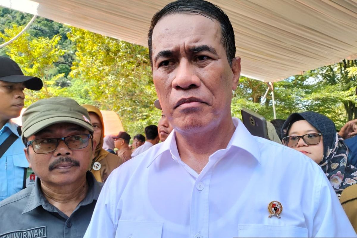 Agriculture Minister to Withdraw Aid if West Sumatra Fails to Swiftly Address Disaster Impacts
