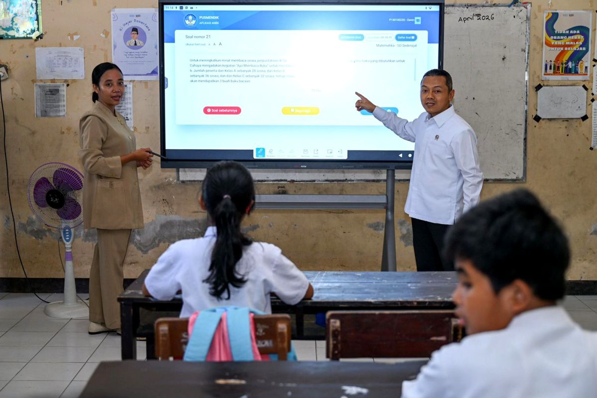 Deputy Minister of Basic and Secondary Education Motivates Primary School Students to Build Confidence for Academic Ability Test
