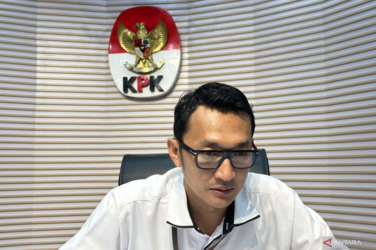 KPK summons Customs official with initials FM as witness