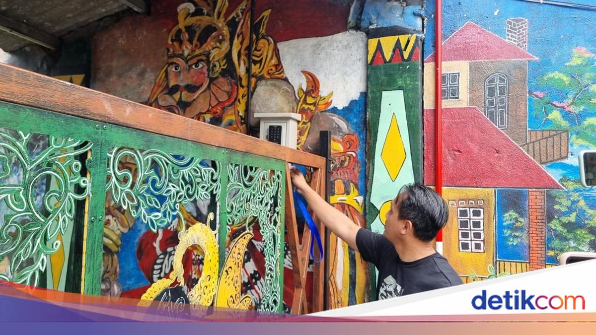 Like Entering a Mall: South Jakarta Neighbourhood Uses Smart Gate for Alley Access to Prevent Theft