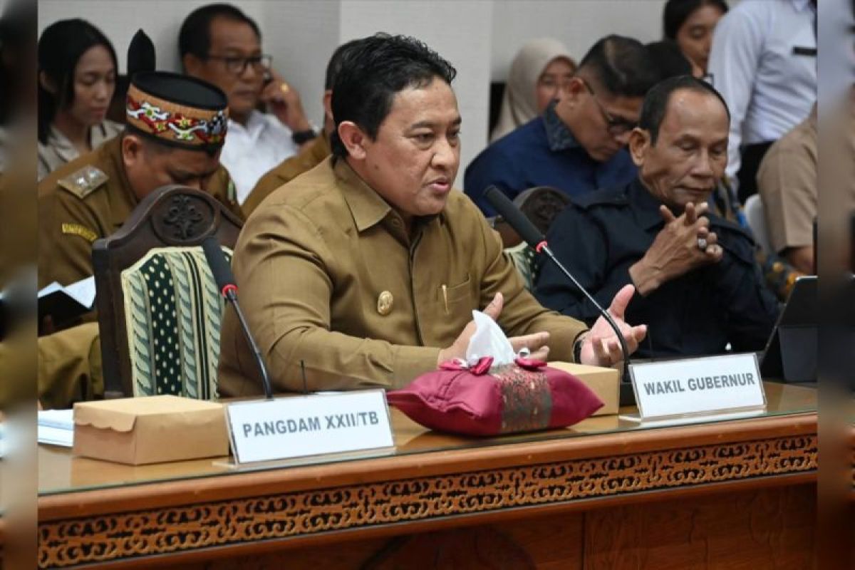 Central Kalimantan - Central Government Intensifies Communication to Find Solutions for People's Mining