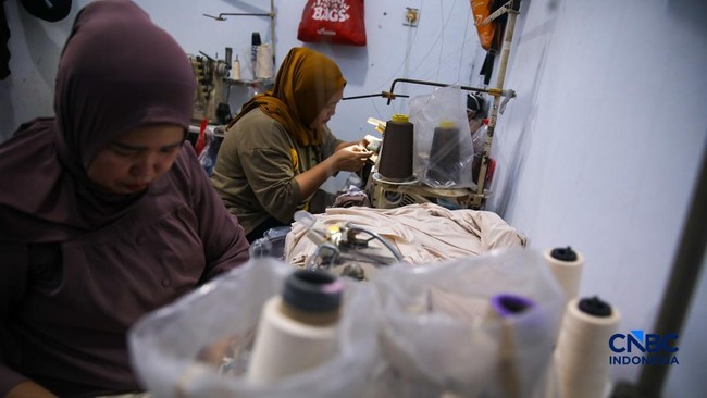 Businessman Reveals Surge in Indonesian Factories Relocating to Vietnam Due to Severance Pay