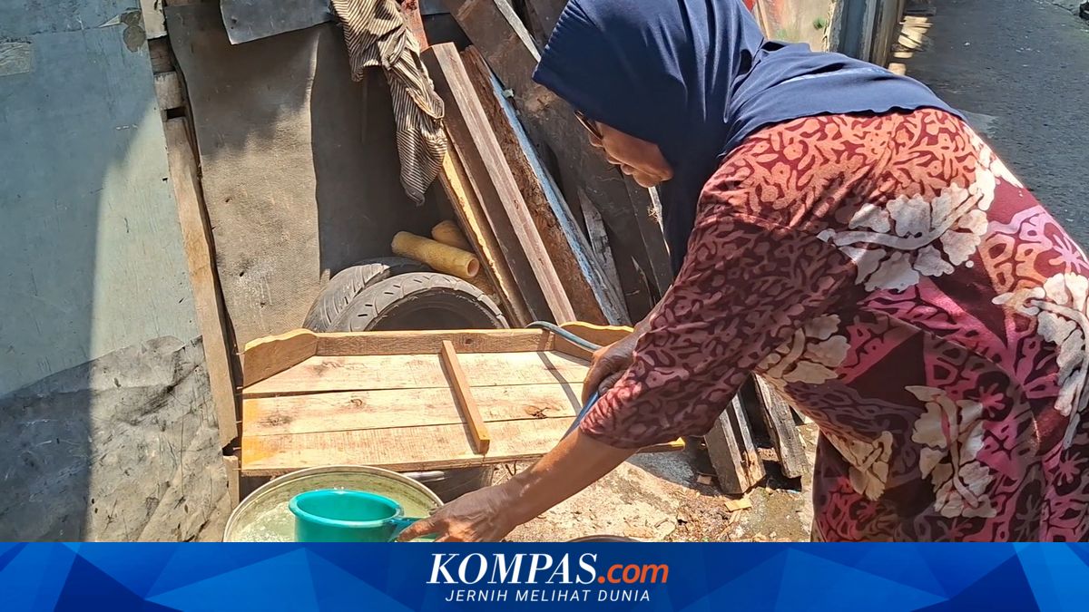 Long-Unresolved Issue: PAM Water Smelly and Murky, West Jakarta Residents Trapped in Double Costs