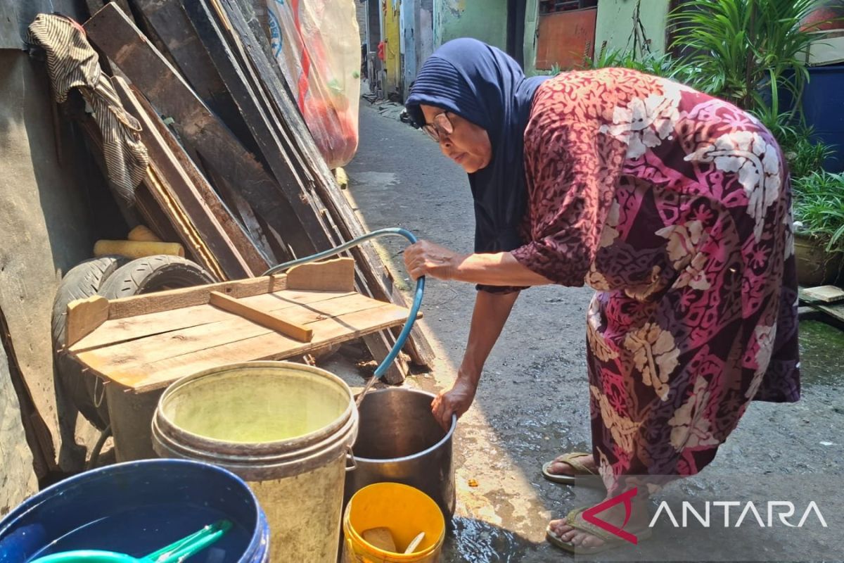 Cengkareng Residents Complain Again About Clean Water Shortages