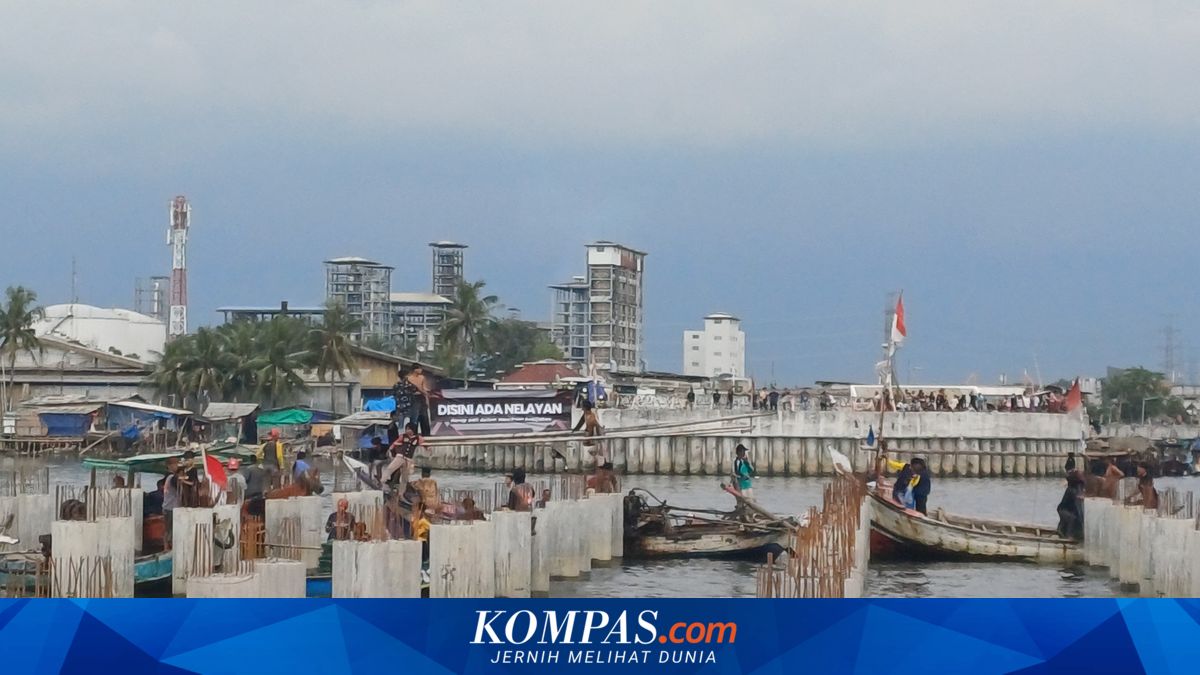 Hundreds of Fishermen's Boats Reportedly Affected by Construction Activities at Muara Cakung Drain