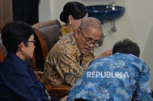 Islamic Banks Deemed More Efficient, Limited Number Poses a Challenge