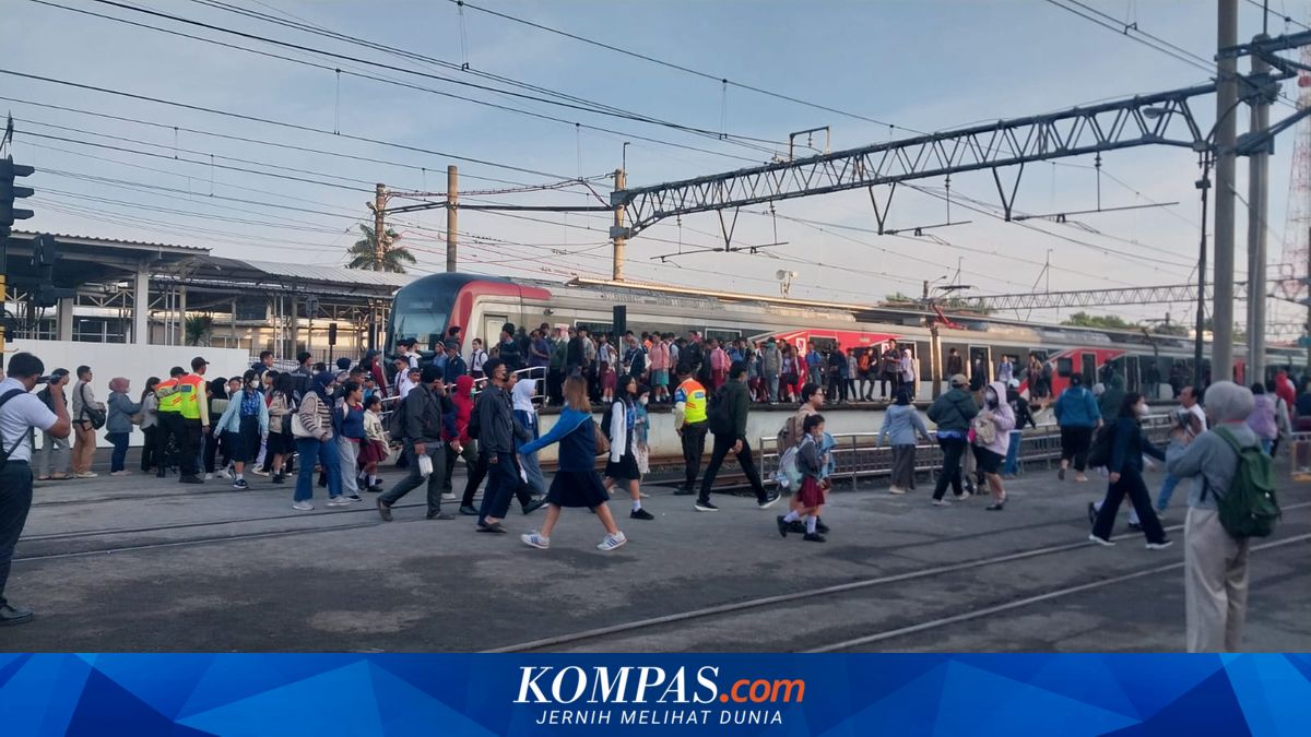 Bogor Station Suddenly Crowded, Passengers Diverted to Alternative Route After Platforms 6-8 Closed