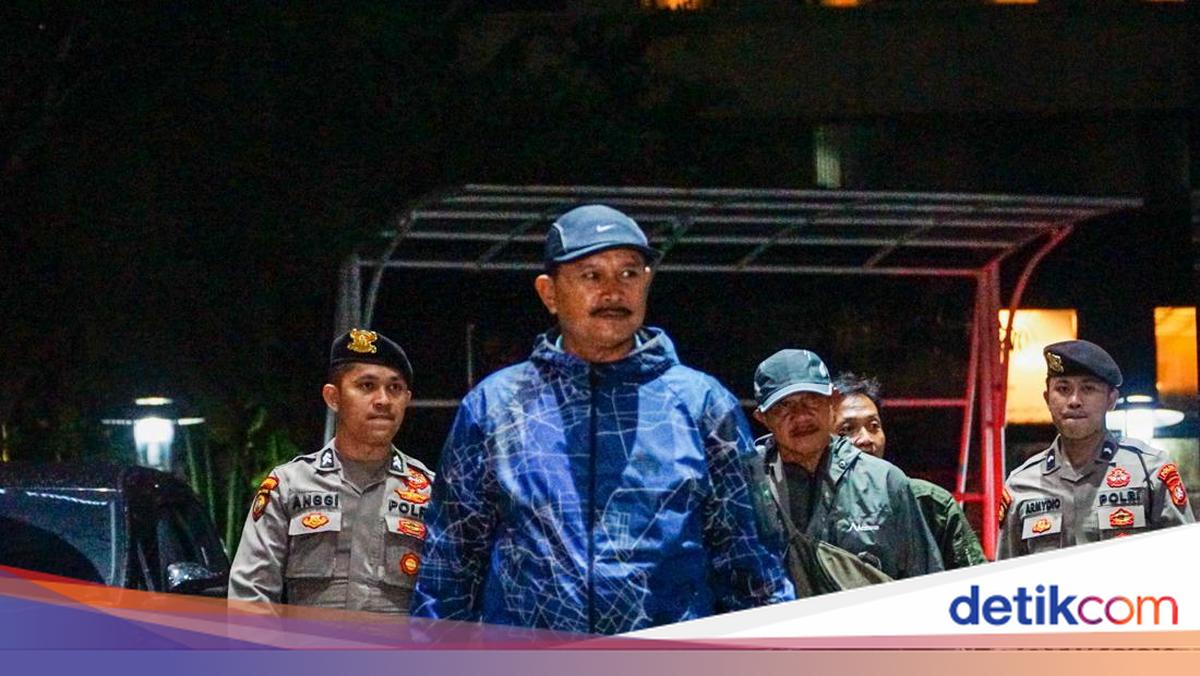 KPK Questions 11 Witnesses on How Madiun Mayor Forced Businessmen to Provide CSR