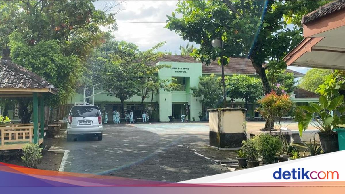 SMPN 3 Jetis Bantul Halts Free Nutritious Meals After Dozens of Students and Teachers Experience Poisoning Symptoms