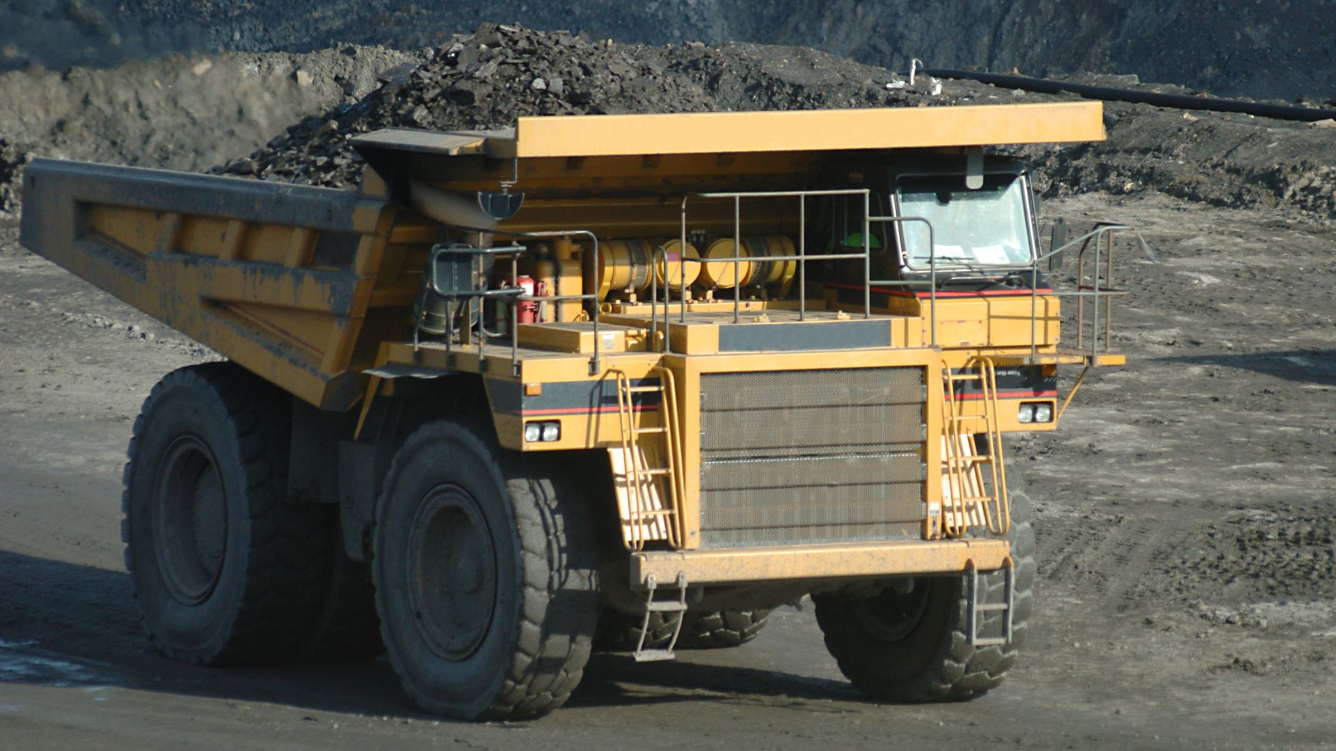 PT Adaro Andalan Indonesia Tbk (AADI) Sells 47.99% Stake in Kestrel for USD 1.85 Billion