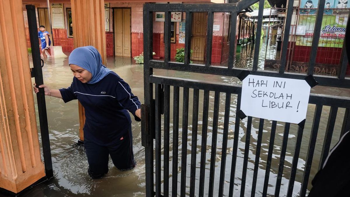Bengawan Solo Tributaries Overflow, Floods Hit Sukoharjo-Solo