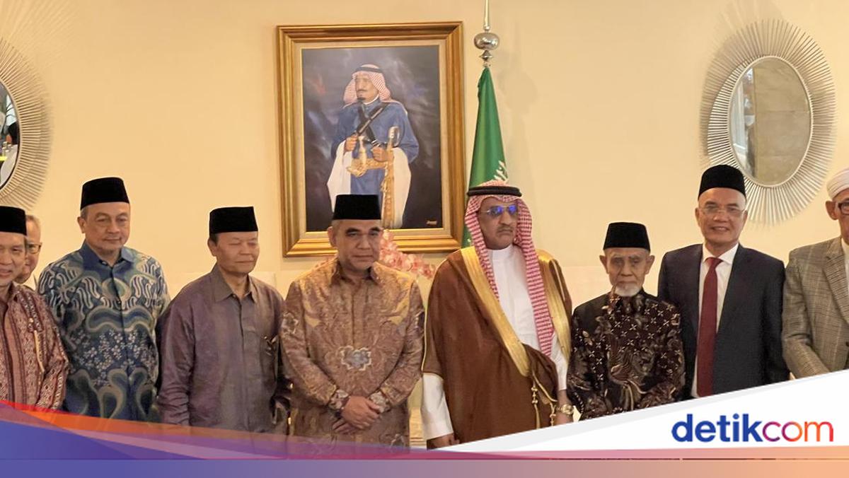 MPR Chairman and Ulama Meet Saudi Ambassador, Discuss Hajj to Middle East Situation