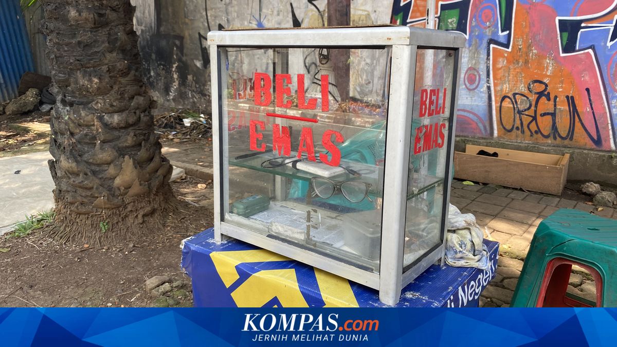 On Senen Sidewalk, Black Stone and Acid Become the "Judges" of Gold Value