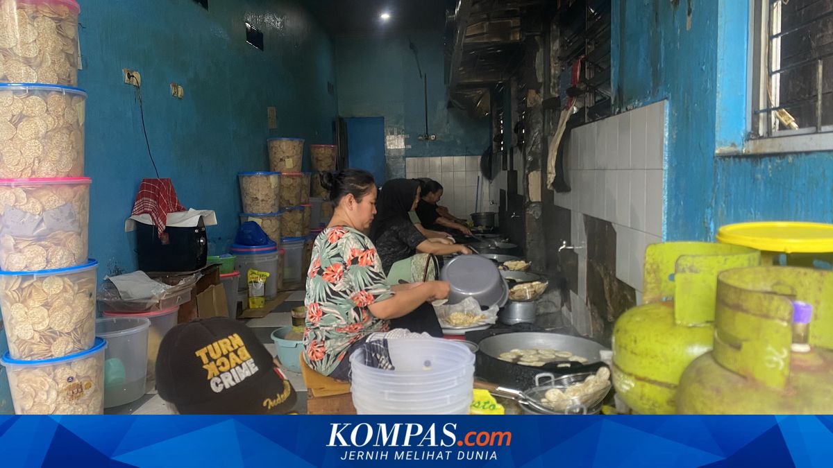 Tempe Producers in South Jakarta Cry Out Over Soaring Soybean Prices: Forced to Raise Selling Prices