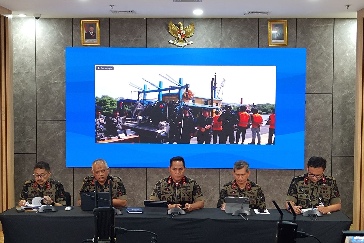 Indonesia seizes three vessels over illegal fishing